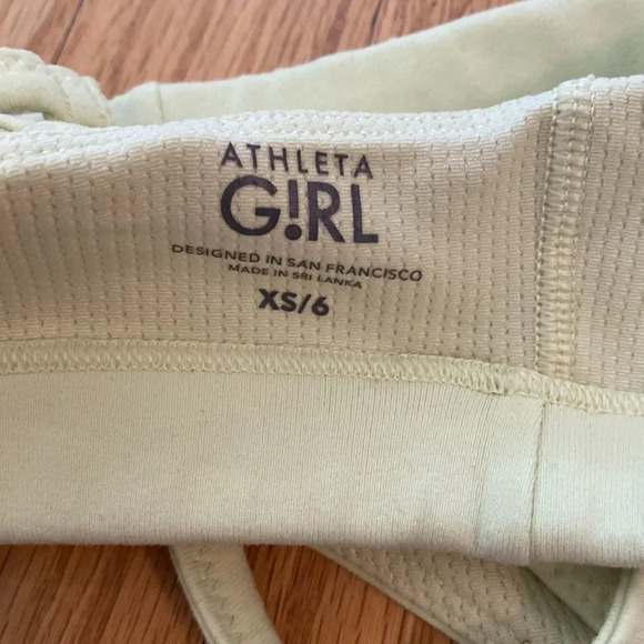 Athleta tiny girls sports top tag sais 6 but fits like 4 light yellow green - Picture 3 of 3